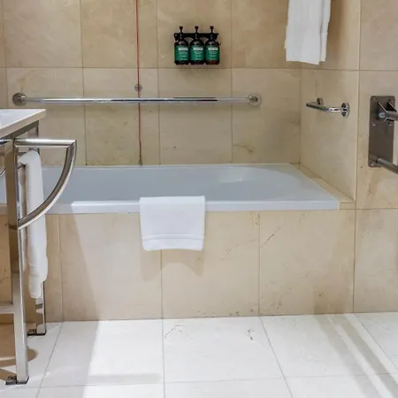 Crowne Plaza Porto By Ihg Hotel Exterior photo A bathtub